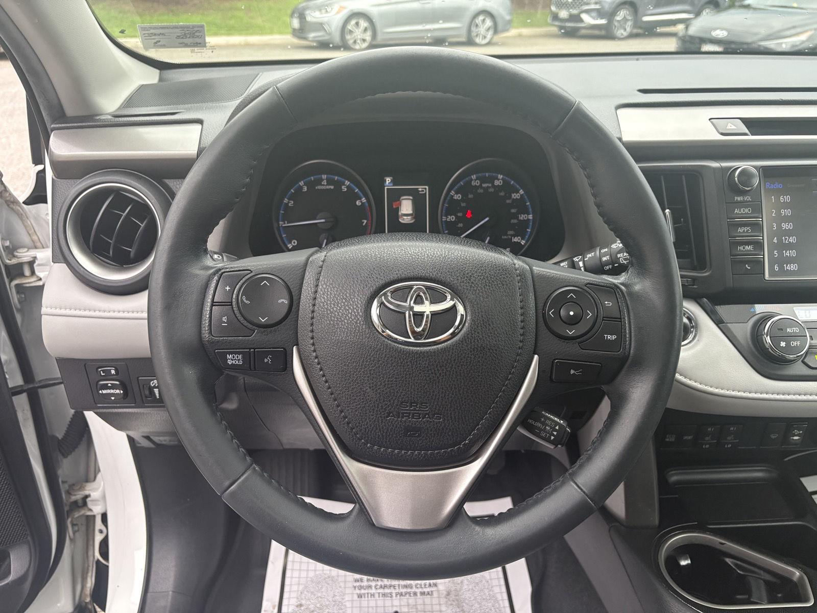2018 Toyota RAV4 Adventure photo 9