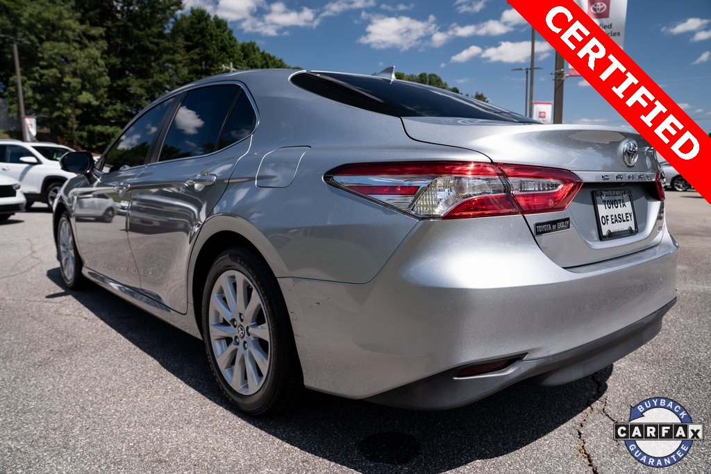 2019 Toyota Camry SE XLE photo 5