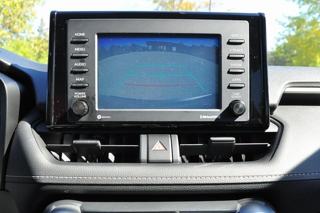 2020 Toyota RAV4 LE photo 35