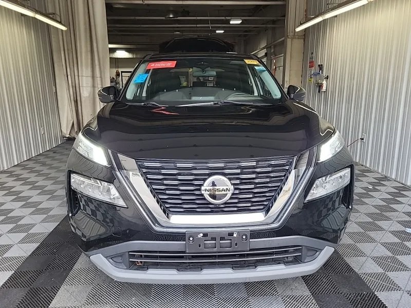 2021 Nissan Rogue SV photo 4