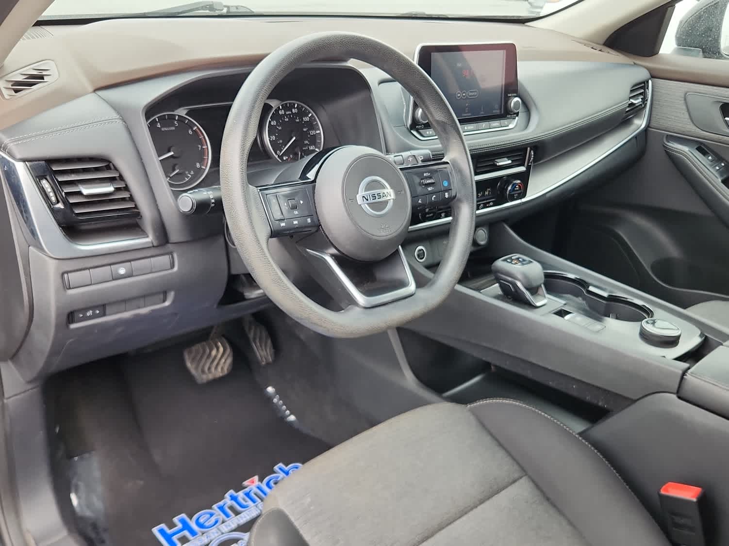 2021 Nissan Rogue SV photo 11
