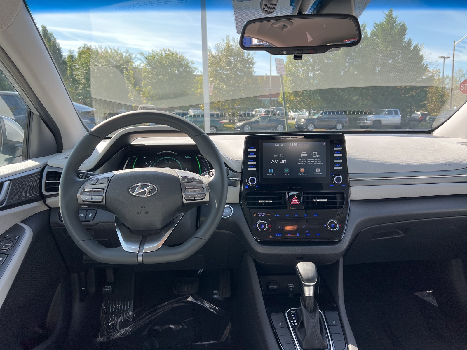 2020 Hyundai Ioniq SE photo 3