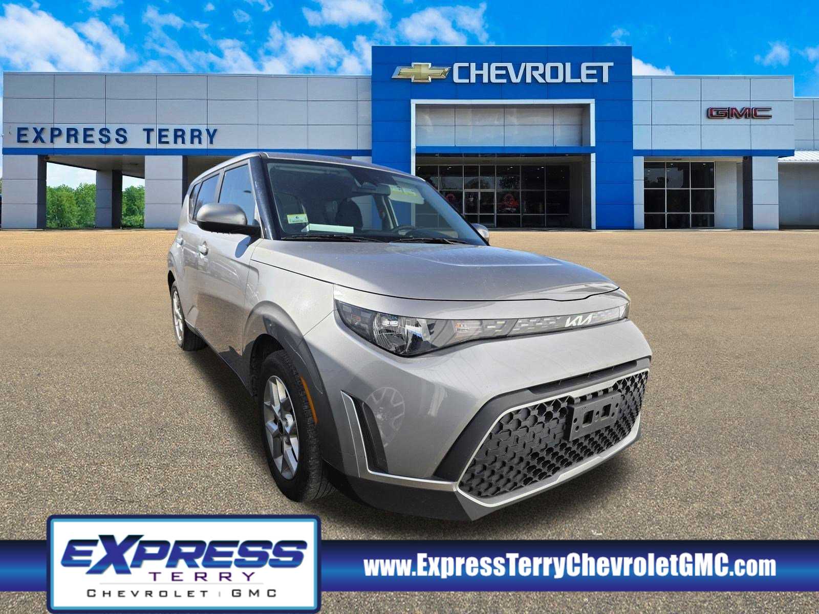 2024 Kia Soul LX's photo