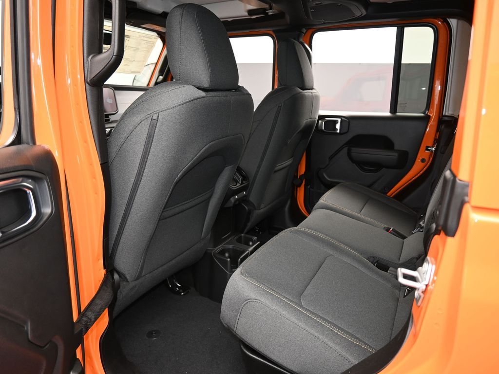 2025 Jeep Gladiator Sport S photo 24