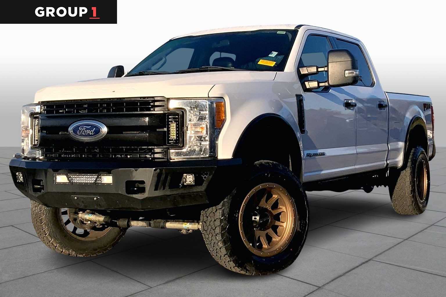 2017 Ford F-250 Super Duty XLT's photo