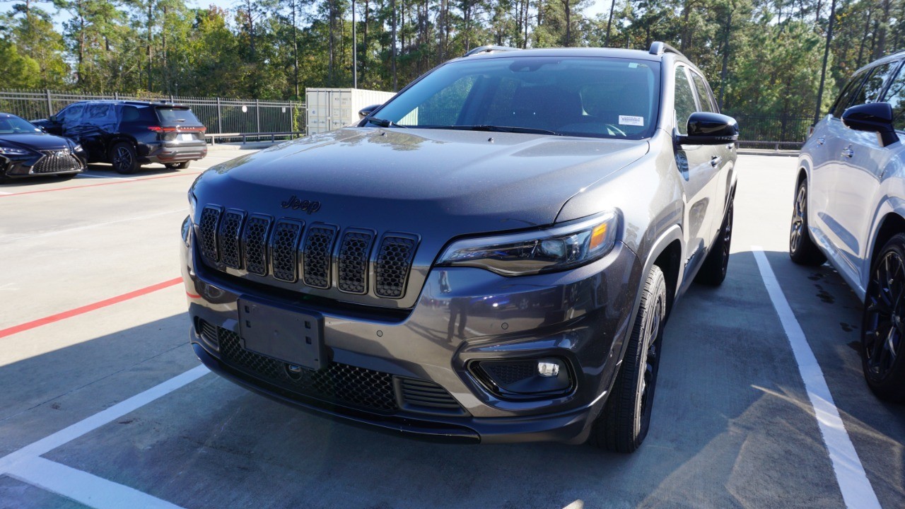 2023 Jeep Cherokee Altitude Lux's photo