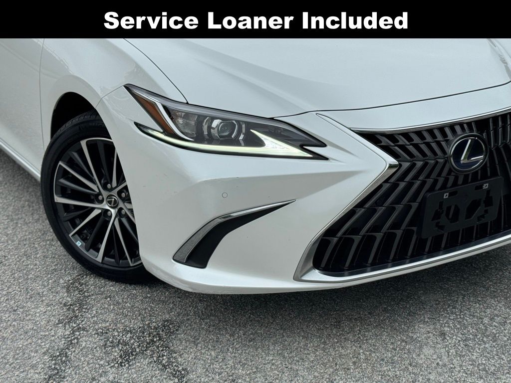 2022 Lexus ES 300h photo 3