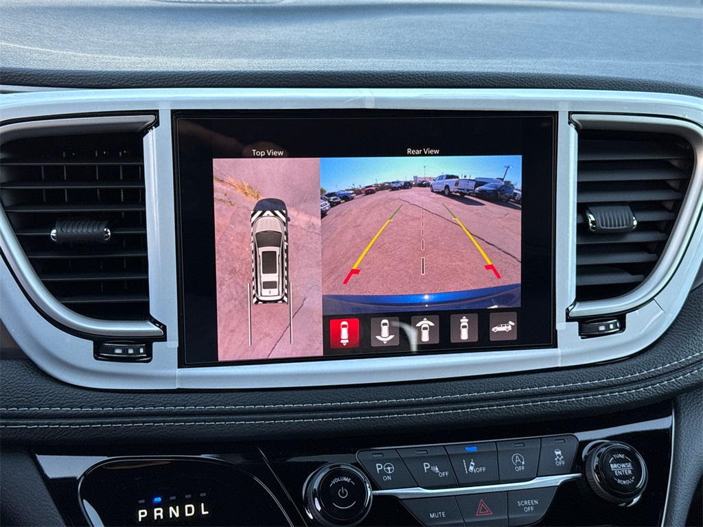 2025 Chrysler Pacifica photo 28