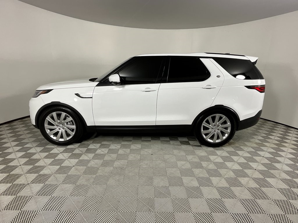 2022 Land Rover Discovery S photo 2
