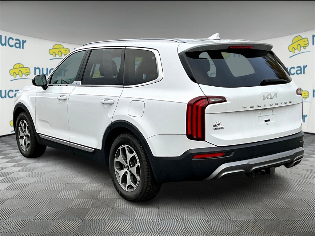 2022 Kia Telluride EX photo 2