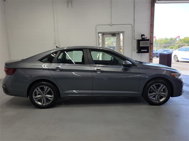 2023 Volkswagen Jetta 1.5T SE photo 2