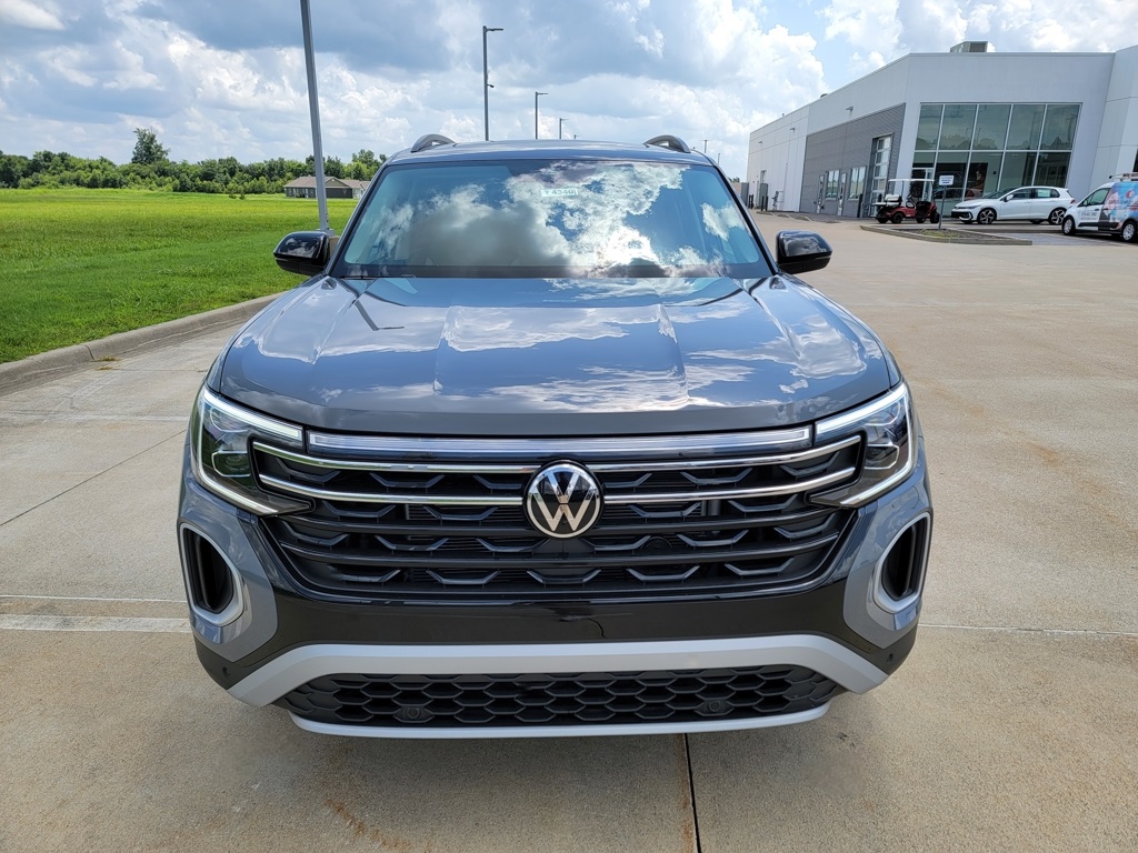 2025 Volkswagen Atlas Peak Edition SE photo 7