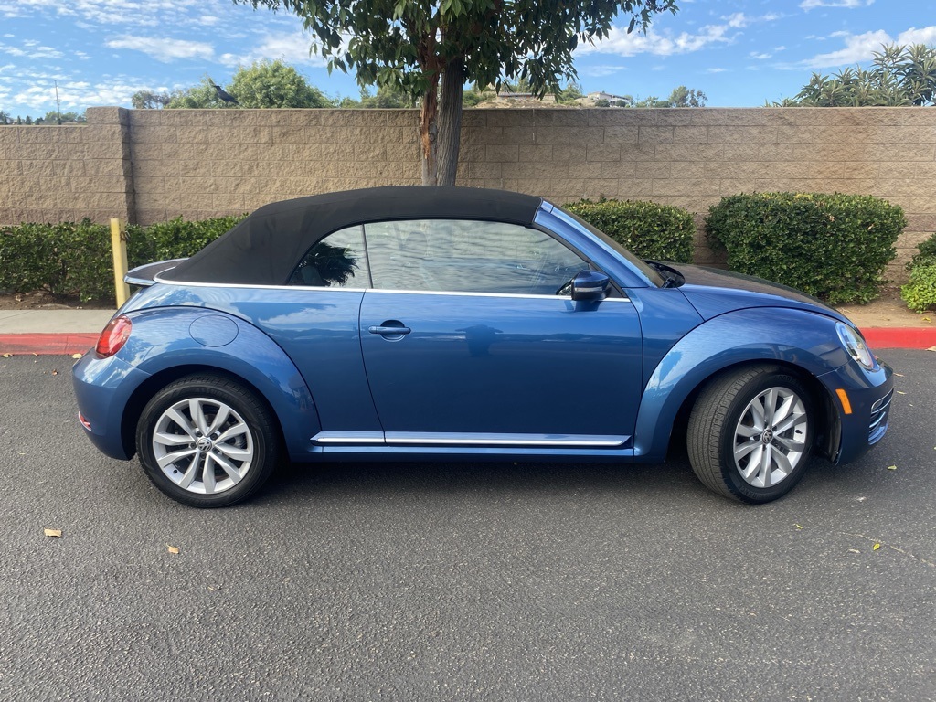 2017 Volkswagen Beetle 1.8T S photo 6
