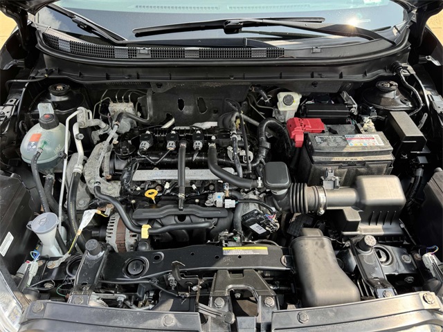 2019 Nissan Kicks SR photo 12