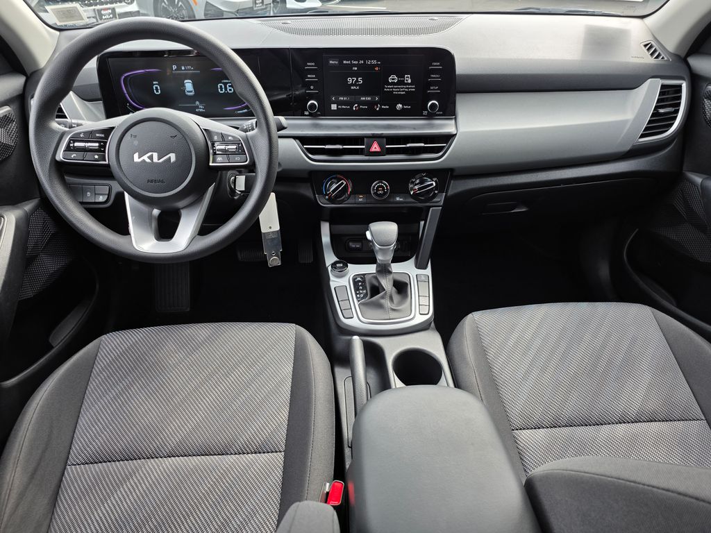 2025 Kia Seltos LX photo 8