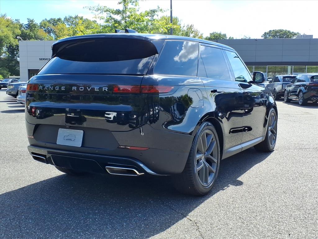 2025 Land Rover Range Rover Sport SE photo 2