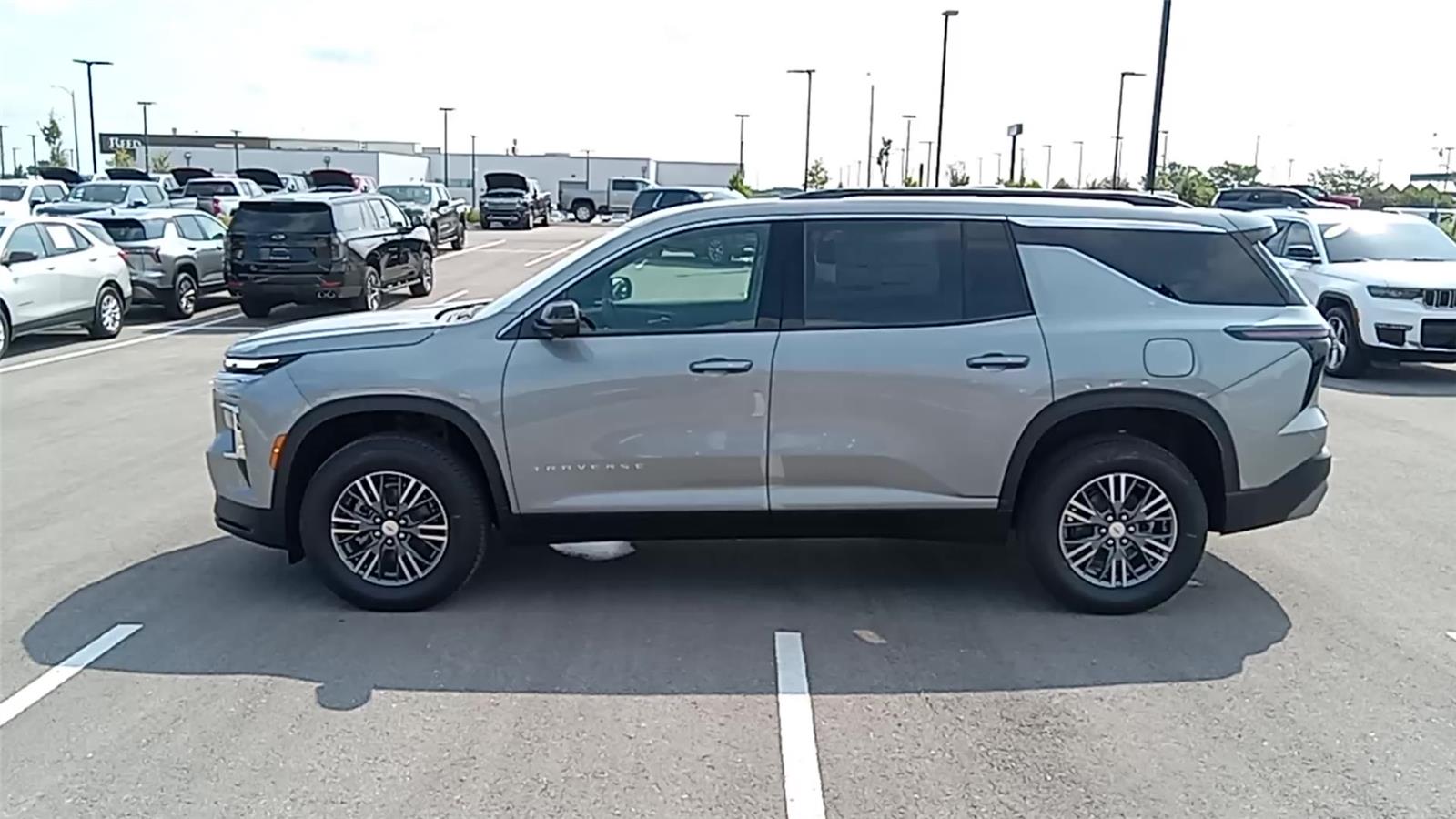 2026 Chevrolet Traverse photo 4