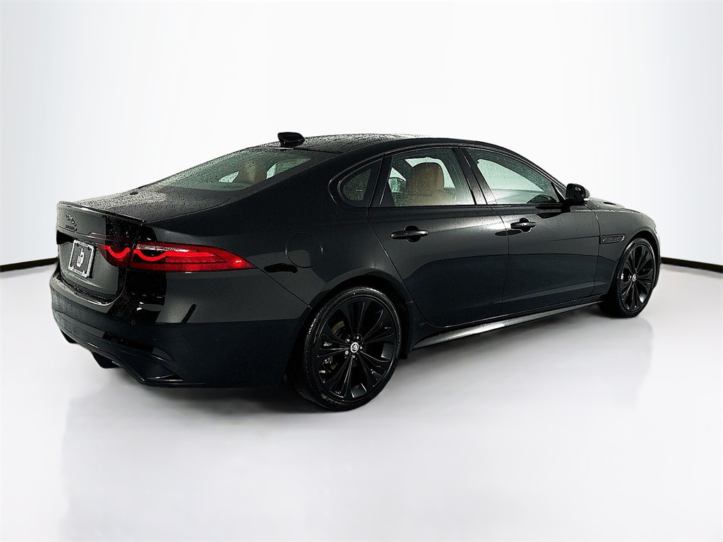 New 2024 Black Jaguar R-Dynamic SE image 5