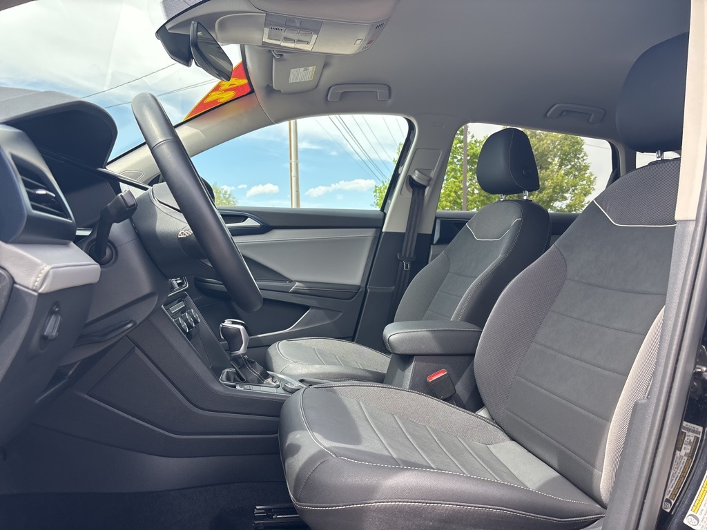2024 Volkswagen Taos SE photo 9