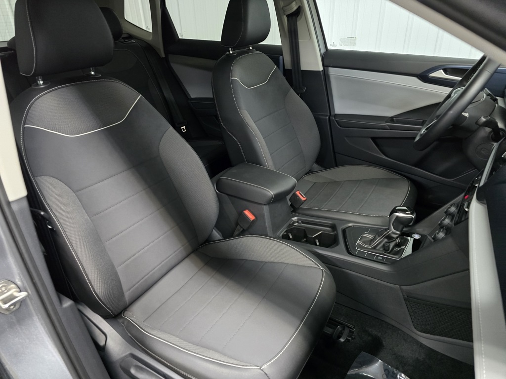 2024 Volkswagen Taos SE photo 14