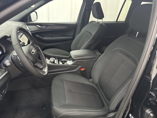 2025 Jeep Grand Cherokee Laredo Altitude photo 4