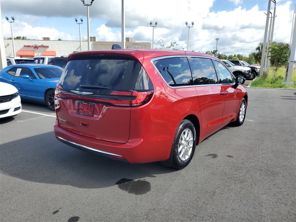 2025 Chrysler Pacifica photo 2
