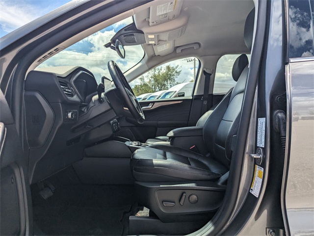2021 Ford Escape Hybrid Titanium photo 5