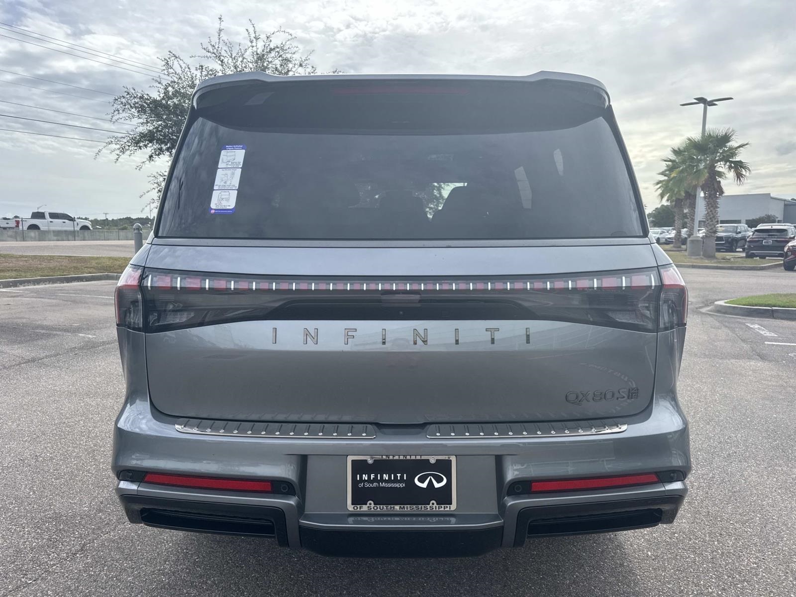 2026 Infiniti QX80 Sensory photo 5