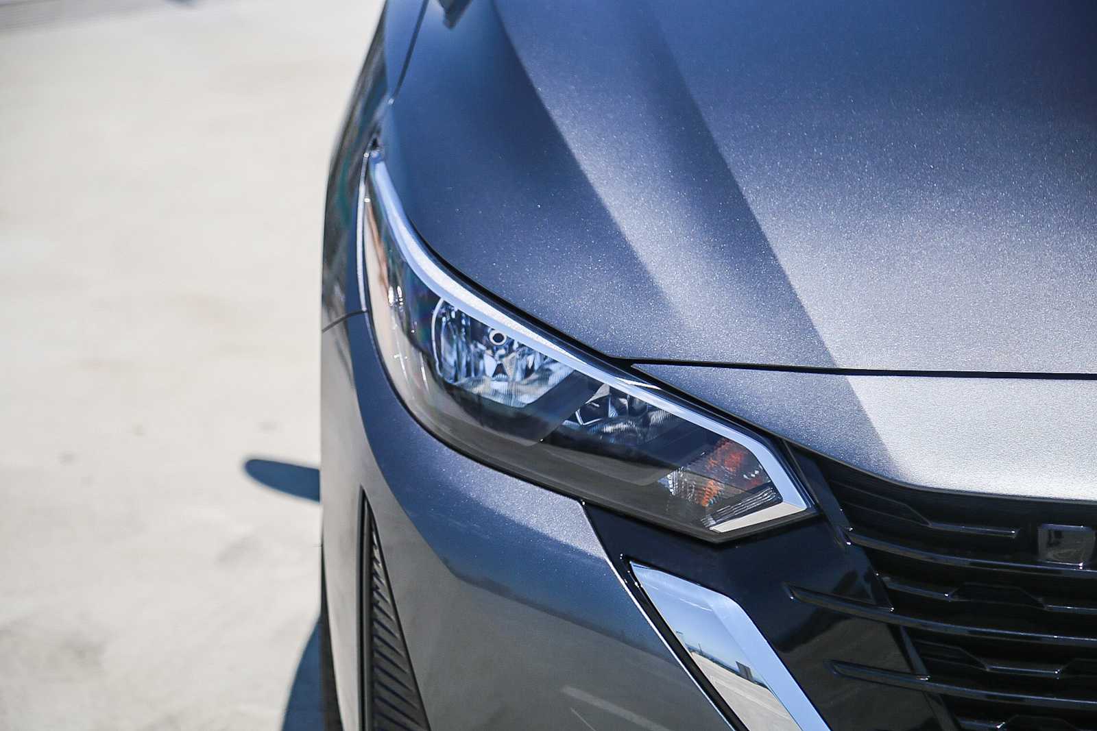 2025 Nissan Sentra SV photo 4