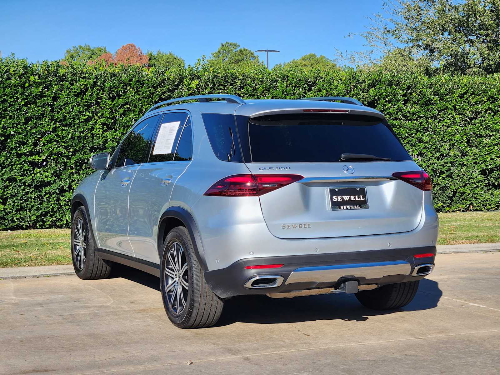 2025 Mercedes Benz GLE 350 4MATIC photo 4