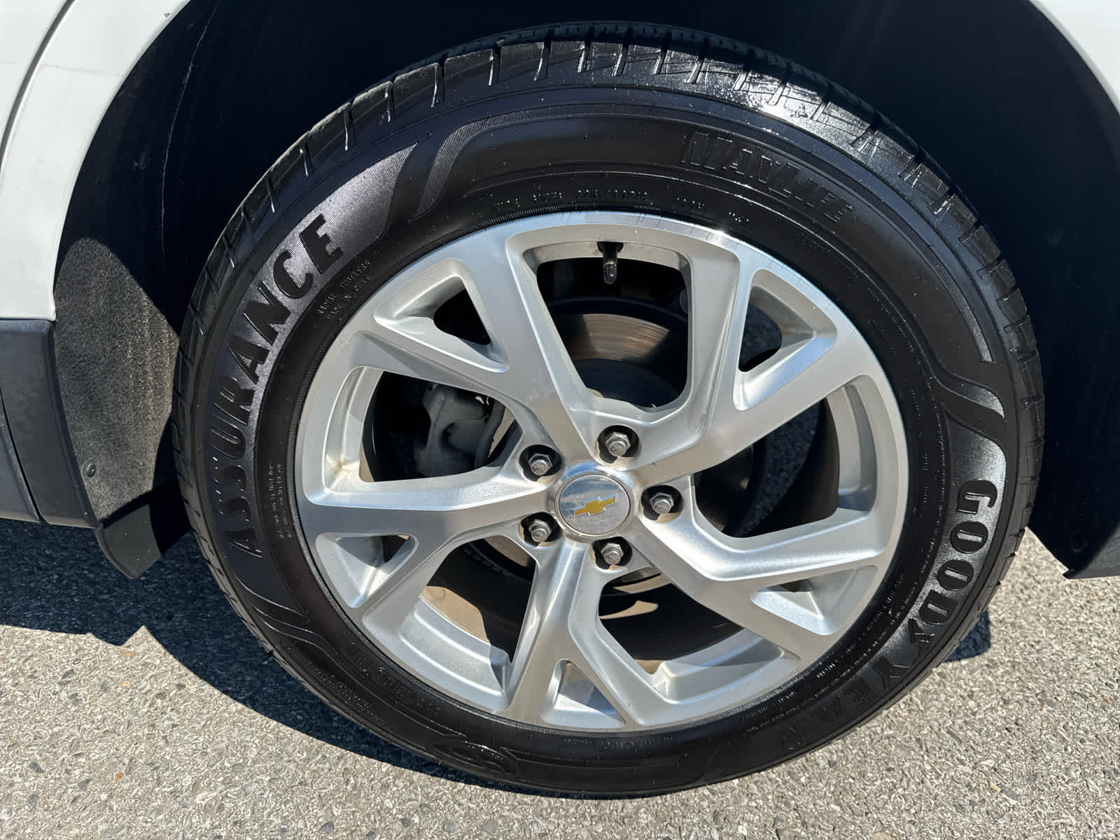 2018 Chevrolet Equinox LT photo 25