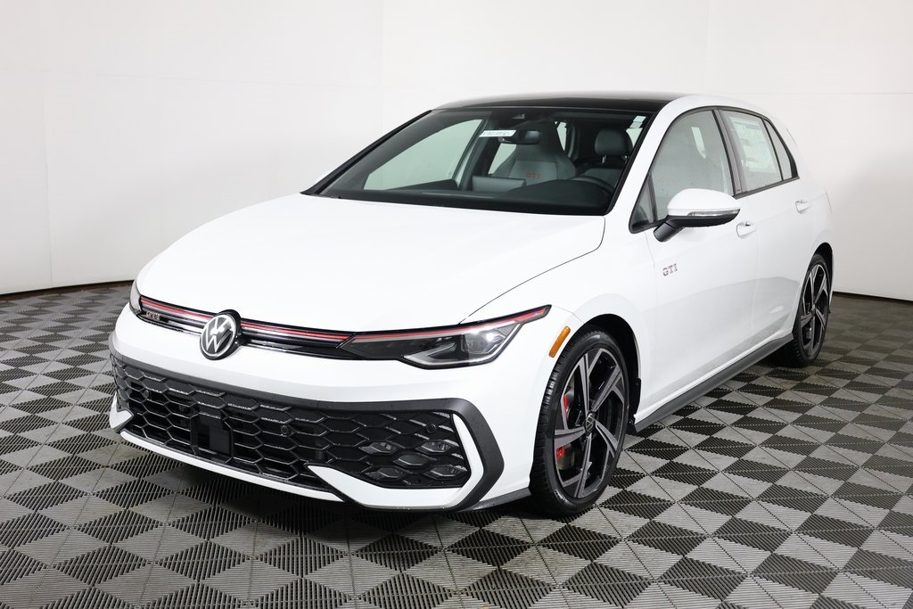 2025 Volkswagen Golf GTI SE photo 3