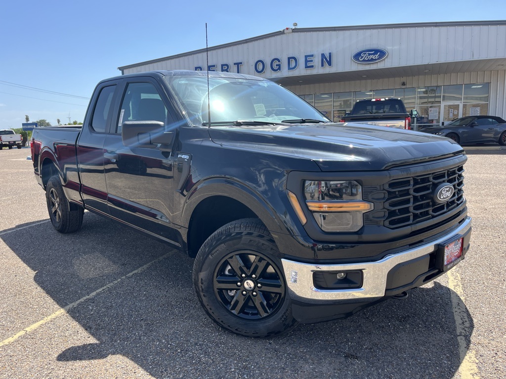 2025 Ford F-150 XL's photo