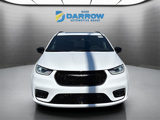 2026 Chrysler Pacifica Limited photo 2