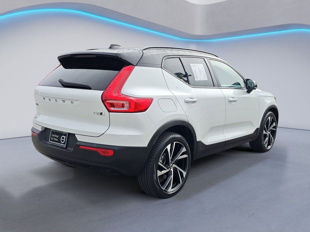 2021 Volvo XC40 T5 R-Design photo 28