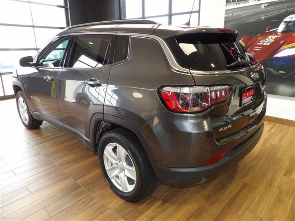 2022 Jeep Compass Latitude photo 7