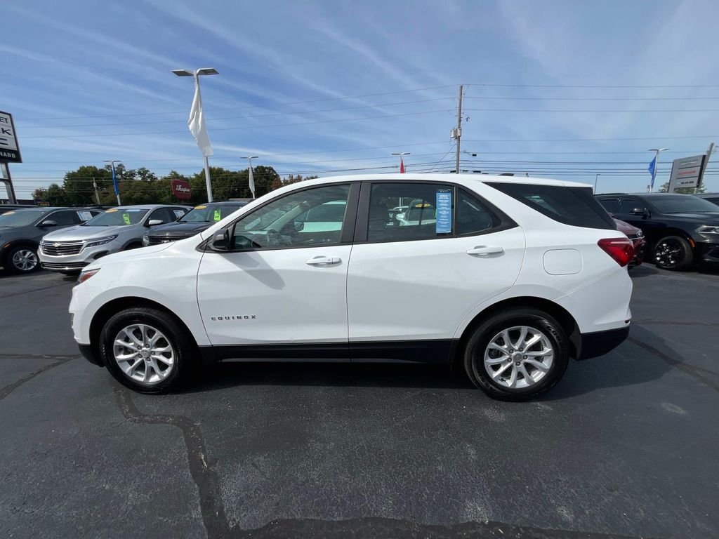2021 Chevrolet Equinox LS photo 4