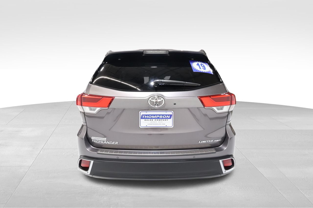2019 Toyota Highlander Limited photo 3