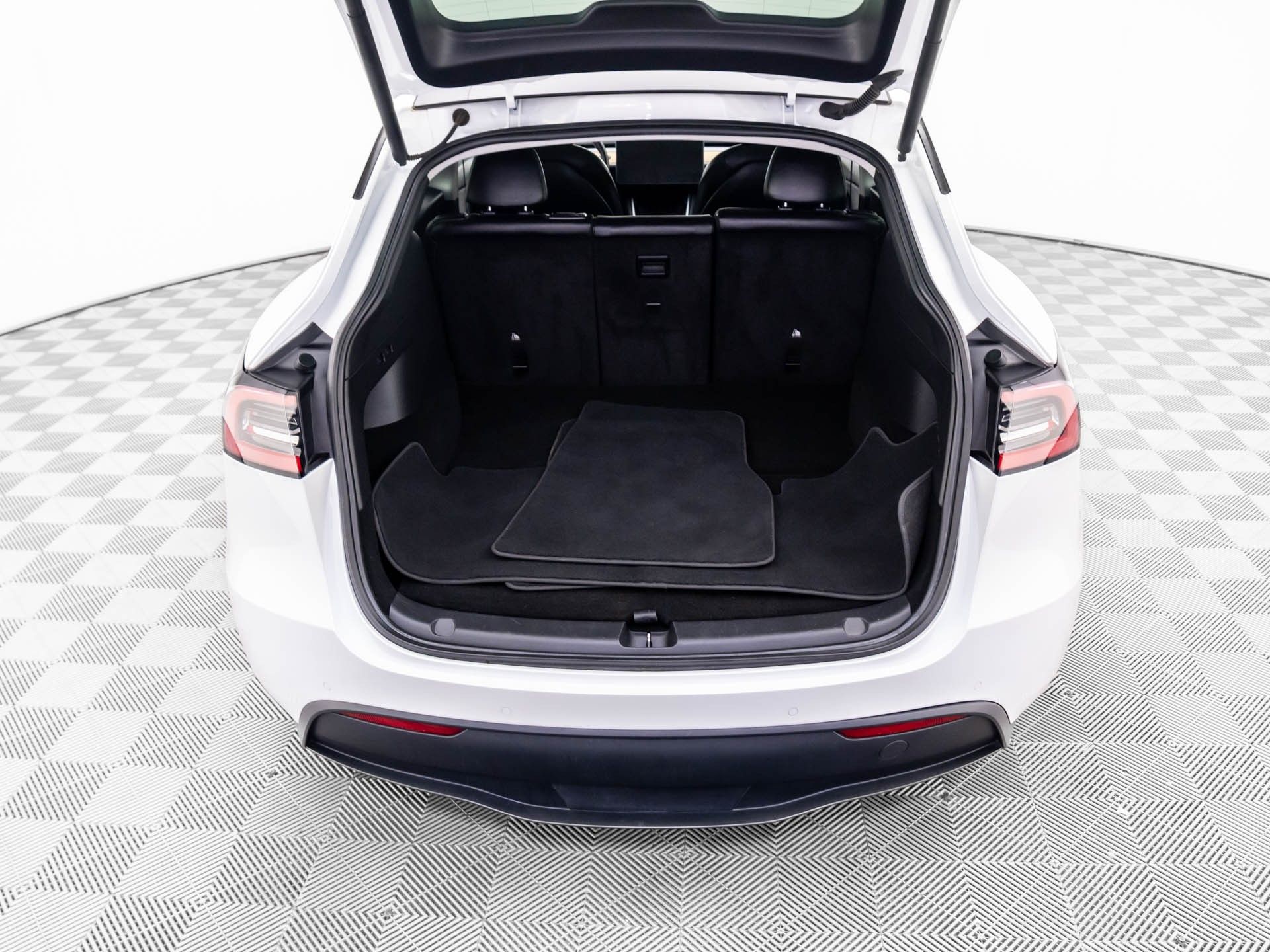 2021 Tesla Model Y Long Range photo 29
