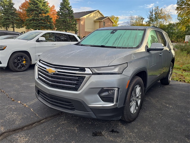 2023 Chevrolet Traverse photo 2
