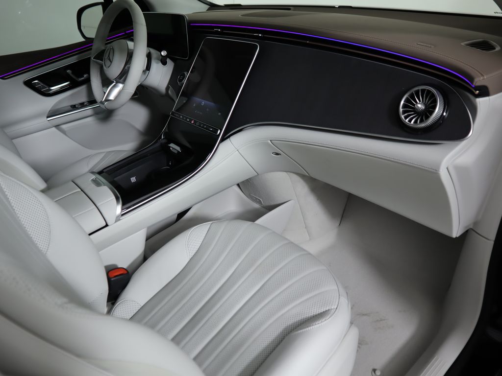 2026 Mercedes Benz EQE SUV photo 17