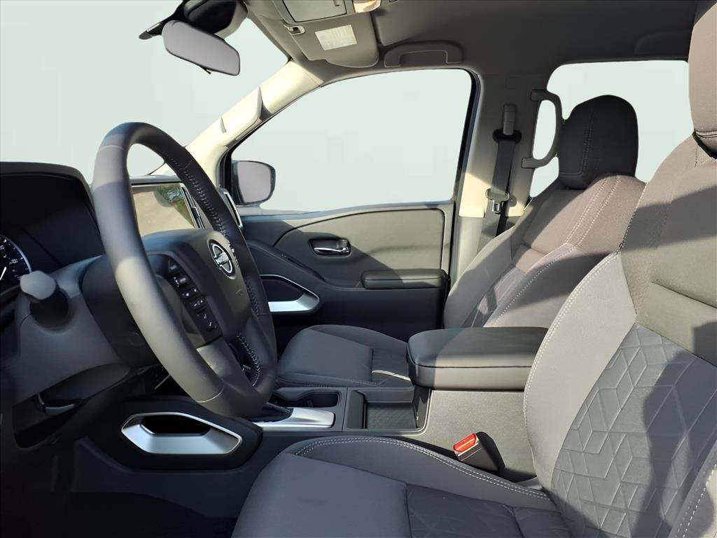 2025 Nissan Frontier SV photo 7
