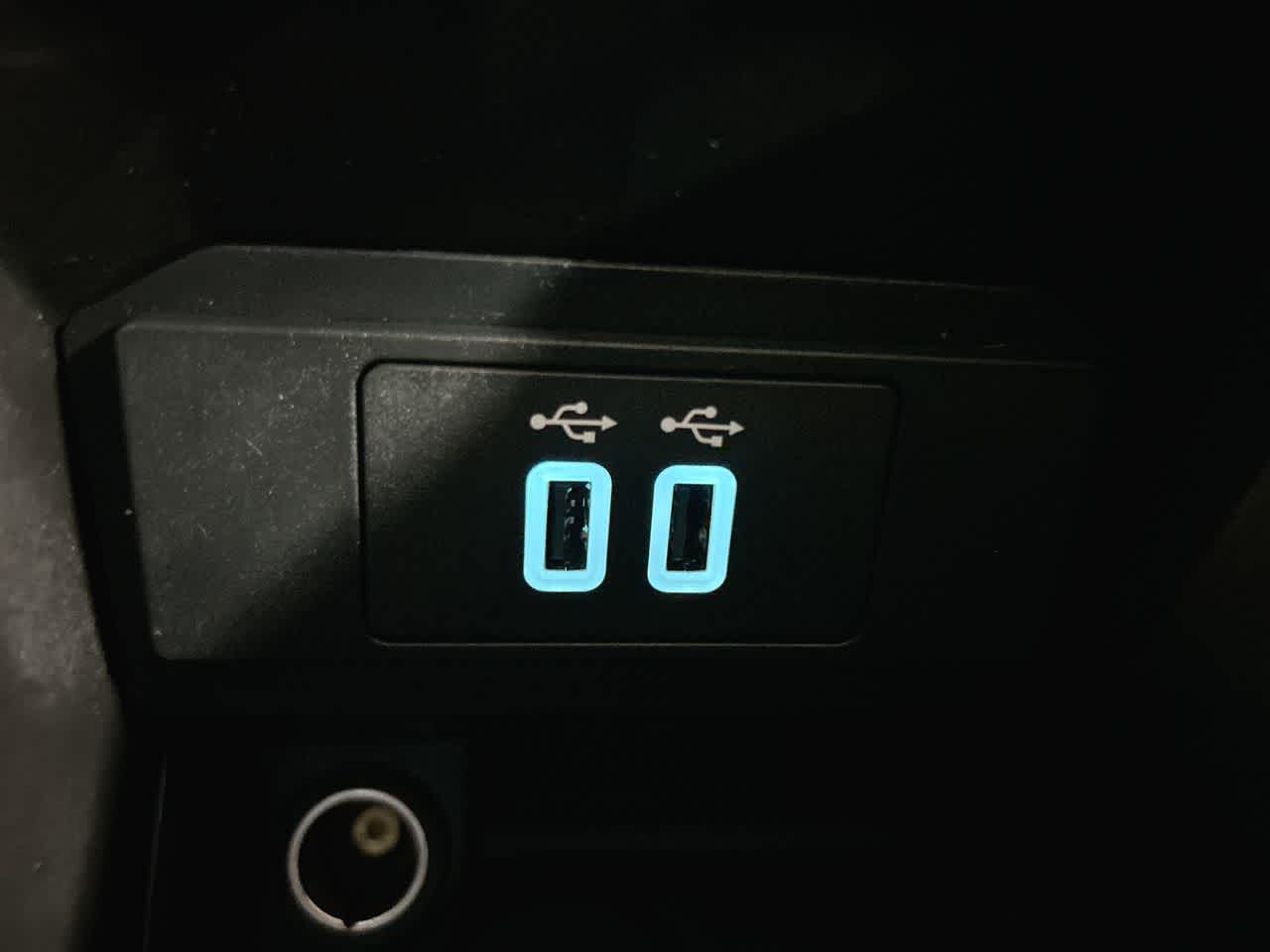 2016 Ford C-Max Energi SEL photo 32