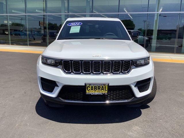 2024 Jeep Grand Cherokee Laredo X photo 2