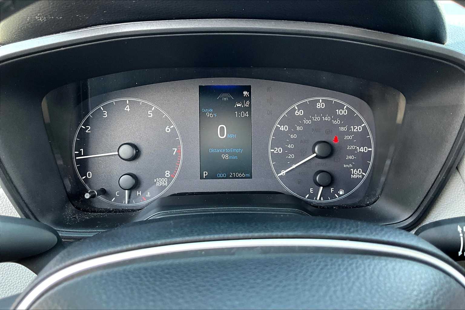 2023 Toyota Corolla Cross LE photo 24