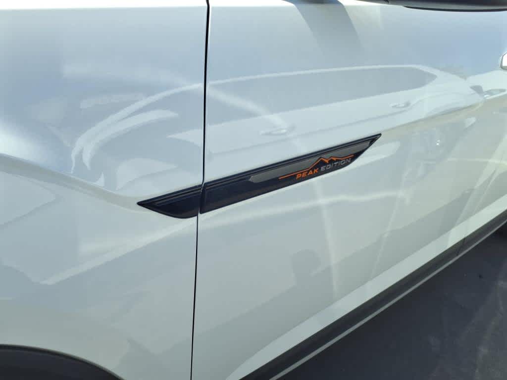 2025 Volkswagen Atlas Peak Edition SE photo 5