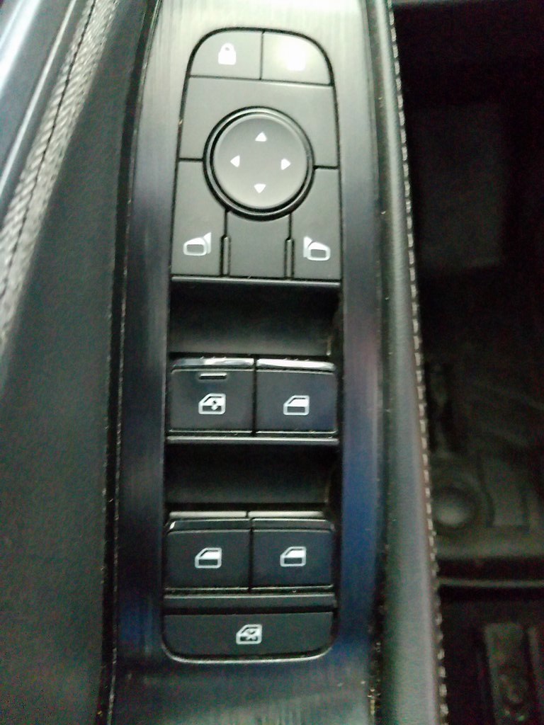 2021 Nissan Rogue SV photo 36