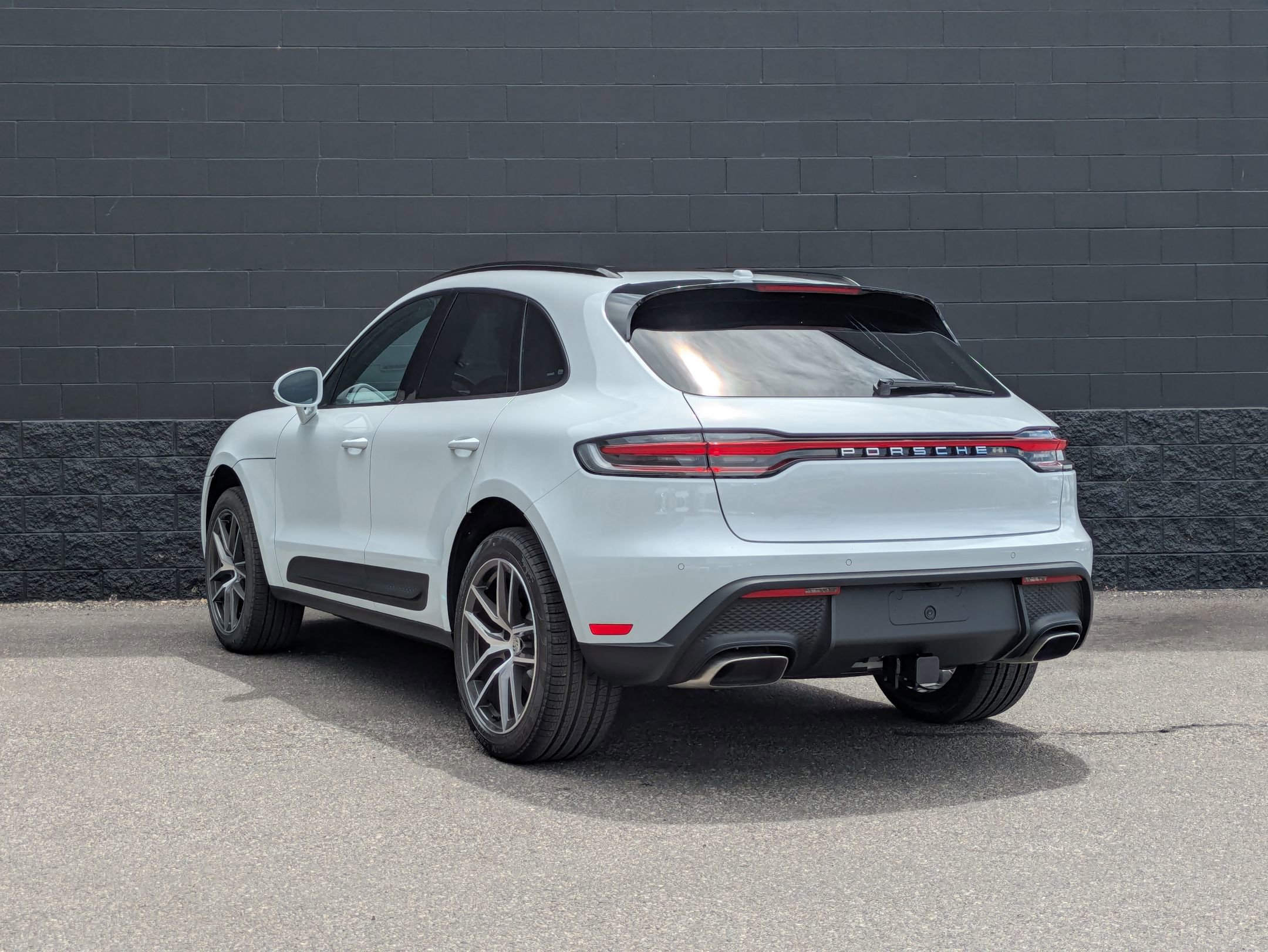 2025 Porsche Macan T photo 3