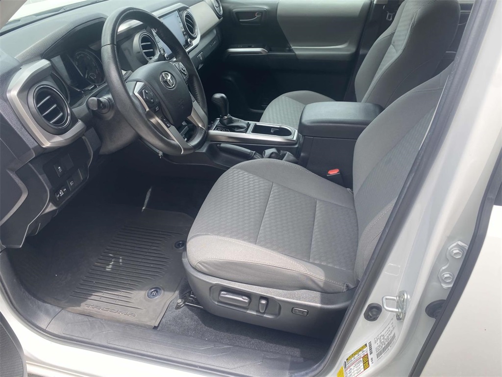 2022 Toyota Tacoma SR5 photo 11
