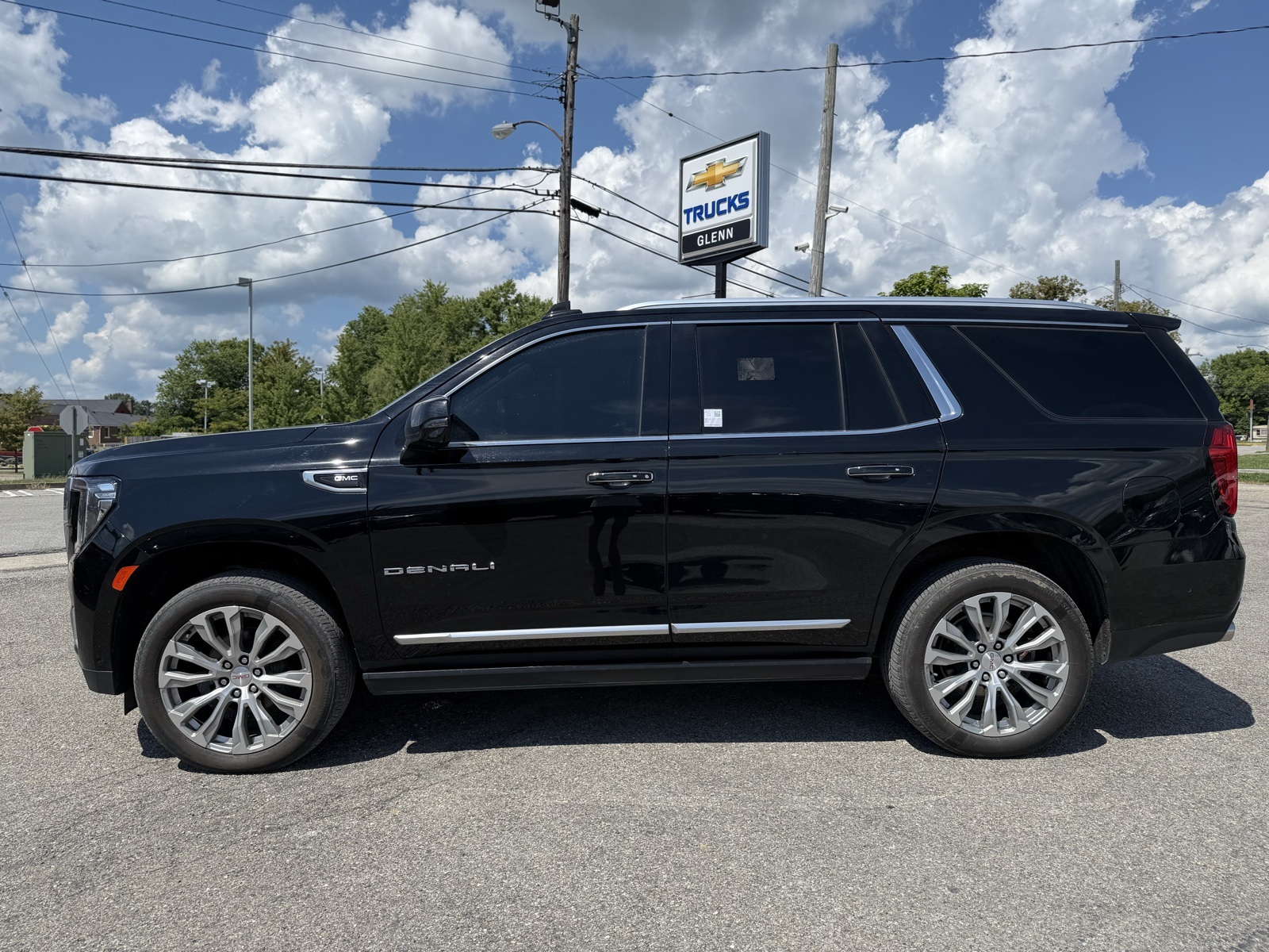 2023 Gmc Yukon Denali photo 3